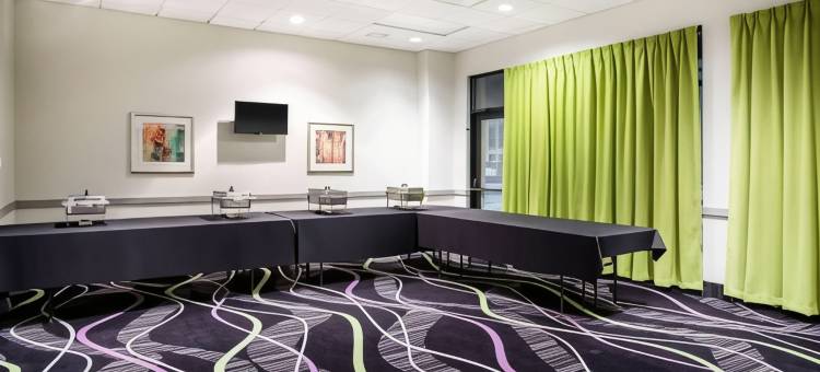 达文波特会议中心拉昆塔温德姆酒店(La Quinta Inn by Wyndham Davenport & Conference Center)图片