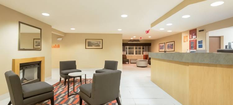 普韦布洛温德姆麦客达套房酒店(Microtel Inn & Suites by Wyndham Pueblo)图片