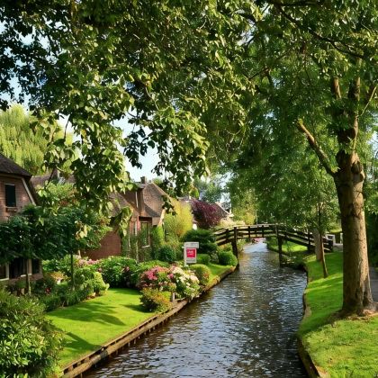 荷兰阿姆斯特丹+意大利威尼斯+罗马+海牙+羊角村+梵高博物馆+圣马可大教堂+威尼斯凤凰歌剧院+罗马斗兽场+万神殿11日10晚拼小团