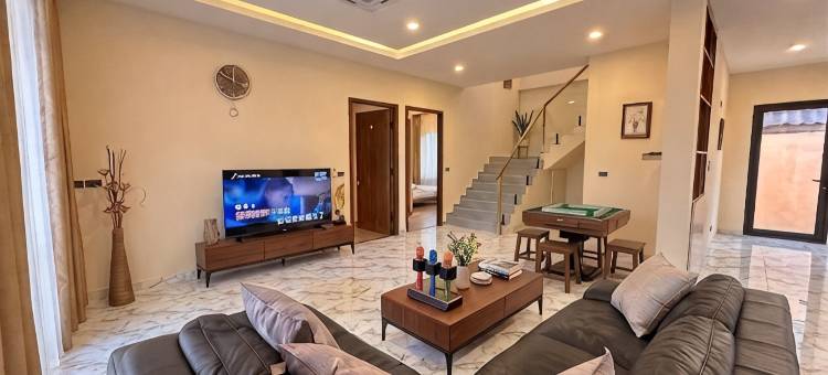 Villa Chantara: Central Pattaya, Walking Street, 7BR, Private Pool, Karaoke & Pool Table图片