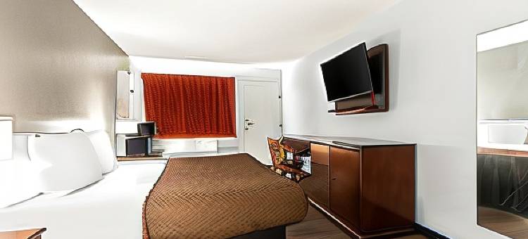 布鲁克劳恩6号汽车旅馆(Rodeway Inn)图片
