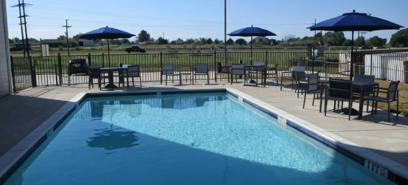 Merica Inn & Suites图片