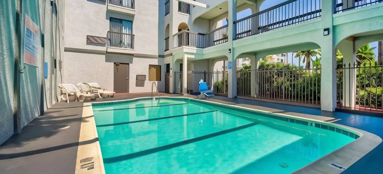 洛杉矶南湾劳恩代尔6号公寓套房酒店(Suites Lawndale, CA – South Bay)图片