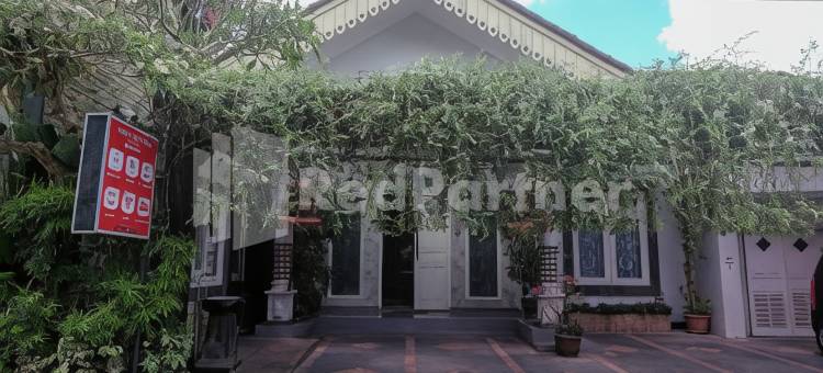 优佳11号精品清真米特拉红门酒店-靠近日惹加查马达大学(Just 11 Boutique Syariah Mitra RedDoorz Near Ugm Yogyakarta)图片