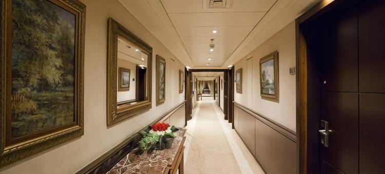 贝鲁特拉乌什温德姆华美达广场酒店(Ramada Plaza by Wyndham Beirut Raouche)图片