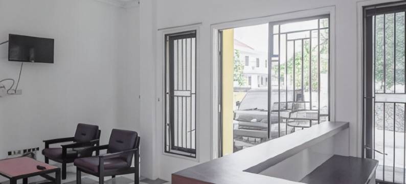 瑞德多兹酒店 - 近占碑苏丹塔哈机场(RedDoorz Syariah Near Sultan Thaha Airport Jambi)图片