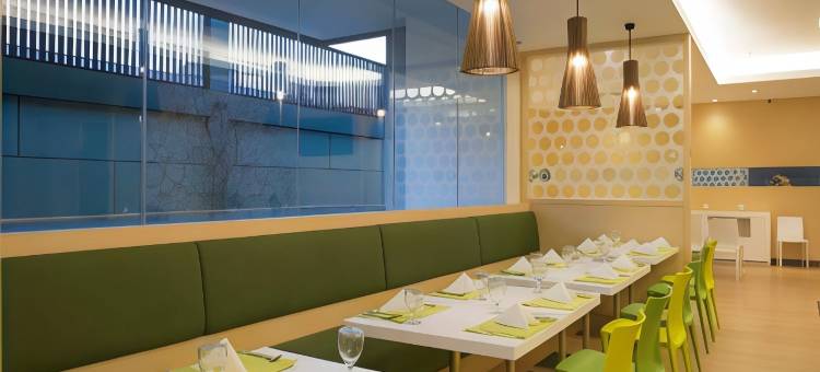 瑞士贝尔国际酒店旗下的泽斯特杰穆尔萨里酒店(Zest Jemursari by Swiss-Belhotel International)图片