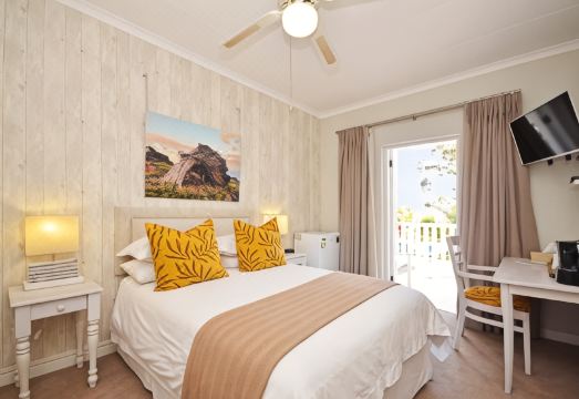 Lodge on Main Guest House and Conference Centre Hotel Overview