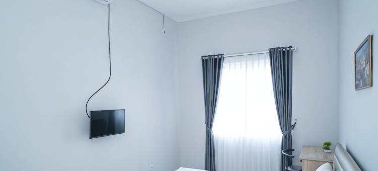 妮娜 RedPartner 森图尔文化公园酒店(Nina House Near Taman Budaya Sentul RedPartner)图片