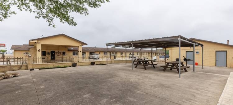 弗里尔行政旅馆和开间(Freer Executive Inn & Suites)图片