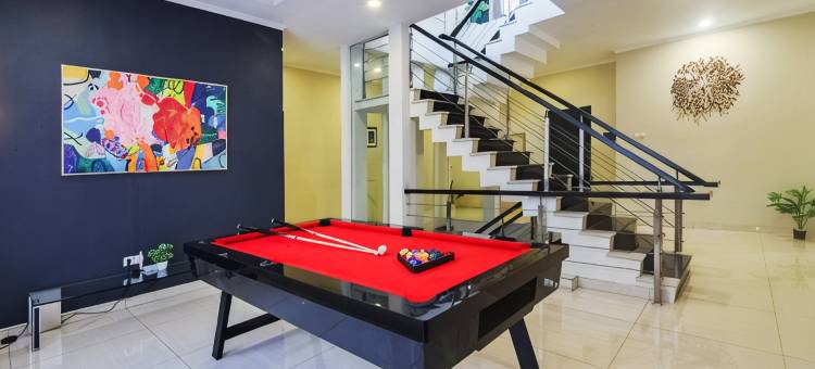 Ngariung Villa W/ Pool & Billiard图片