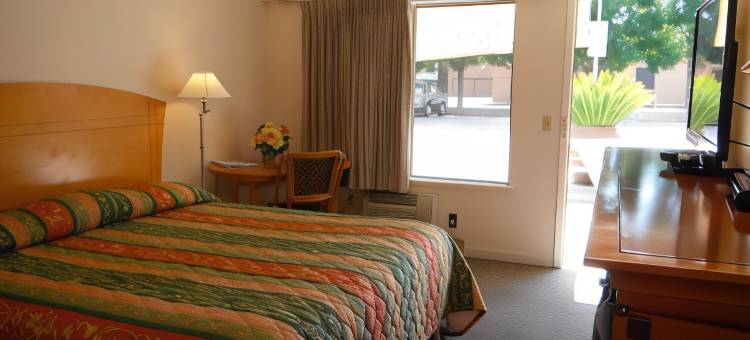 科卢萨河畔汽车旅馆(Colusa Riverside Inn)图片