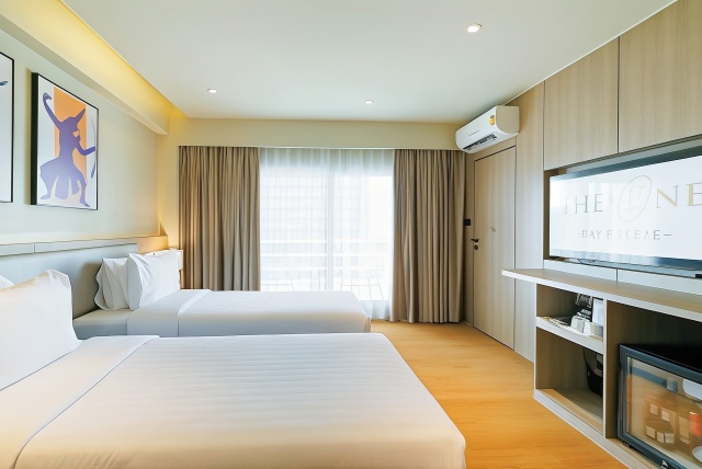 The One Bay BreezeOver view