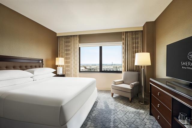 Sheraton Suites Chicago O'Hare Over view