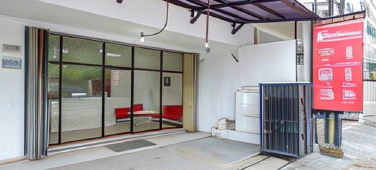 红多兹酒店-近太平洋购物中心2(RedDoorz Near Pacific Mall Tegal 2)图片