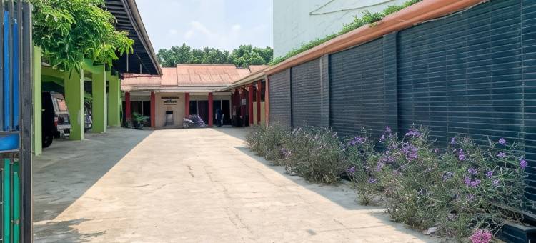 阿尤帕马努坎格斯特豪斯瑞德帕特纳尔(Penginapan Losmen Ayu Pamanukan RedPartner)图片