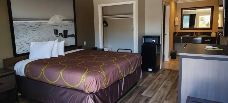 赛普里斯速 8 酒店(Super 8 by Wyndham Cypress Buena Park Area)图片