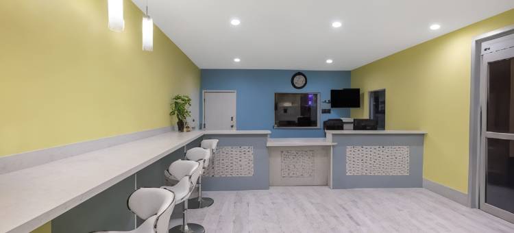 拉波特温德姆戴斯套房酒店(Days Inn & Suites by Wyndham la Porte)图片