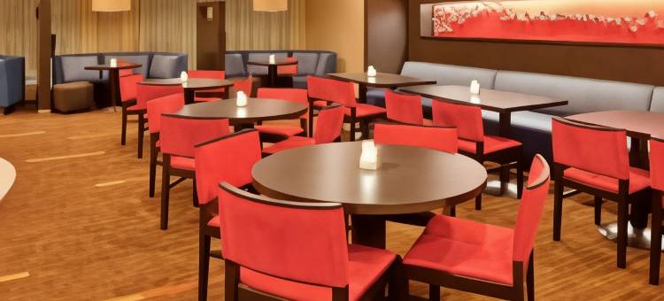 匹兹堡北/蔓越莓乡伍德万怡酒店(Courtyard Pittsburgh North/Cranberry Woods)图片