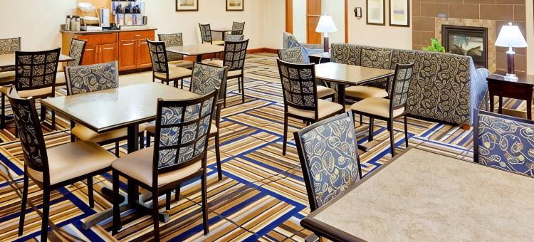智选假日套房酒店芒特艾里 by IHG(Holiday Inn Express & Suites Mount Airy by IHG)图片
