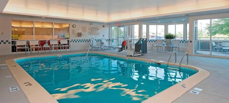 布卢明顿万枫酒店及套房(Fairfield Inn & Suites Bloomington)图片
