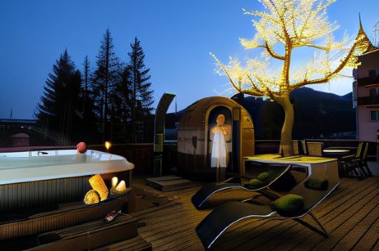 Hotel Regina Hotel Overview