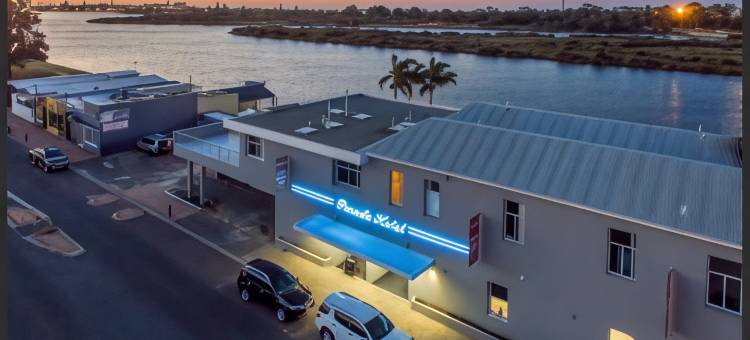 游行酒店(The Parade Hotel)图片