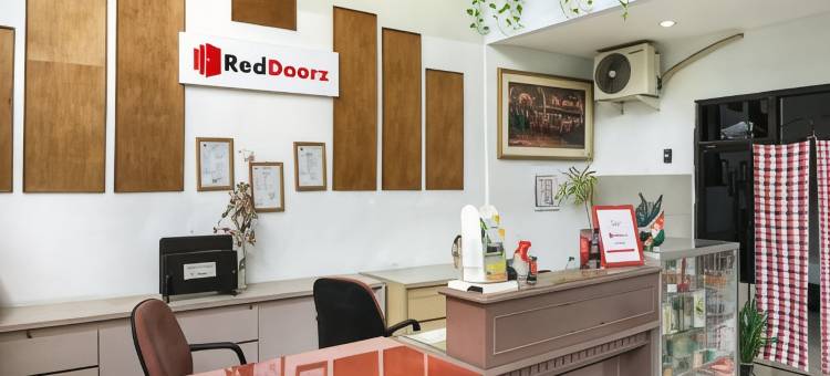 红多兹酒店@泗水苏梅内普酒店(RedDoorz @ Hotel Surabaya Sumenep)图片