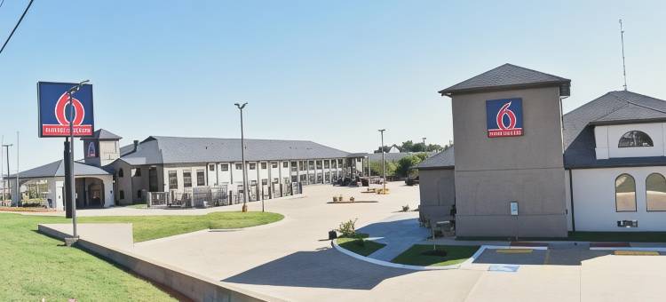 德州布伦汉姆Studio 6套房(Studio 6 Suites Brenham, TX)图片