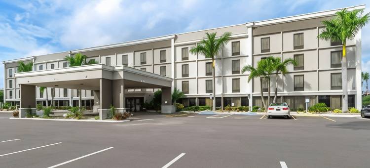 舒适酒店及套房-圣彼得堡-克利尔沃特国际机场(Comfort Inn & Suites St Pete - Clearwater International Airport)图片