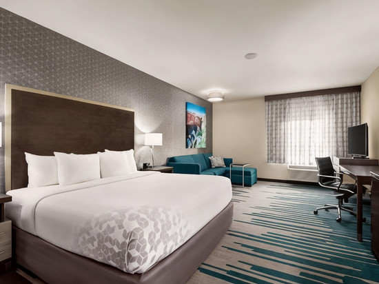 克洛维斯拉昆塔温德姆套房酒店