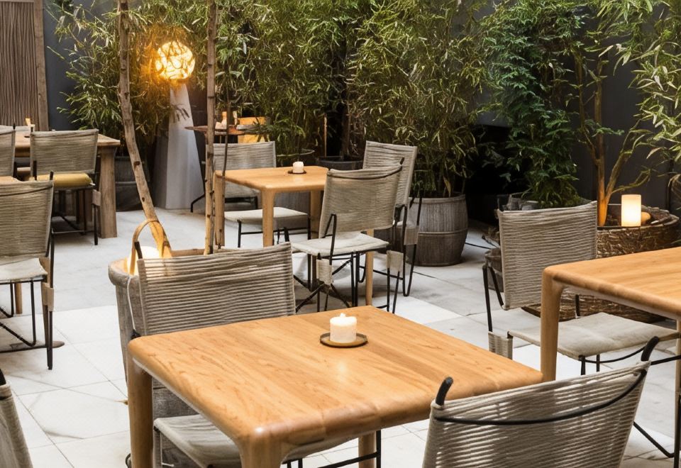 One Shot FortunyHotel Overview