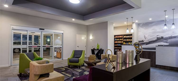 亨茨维尔机场麦迪逊拉昆塔温德姆套房酒店(La Quinta Inn & Suites by Wyndham Huntsville Airport Madison)图片