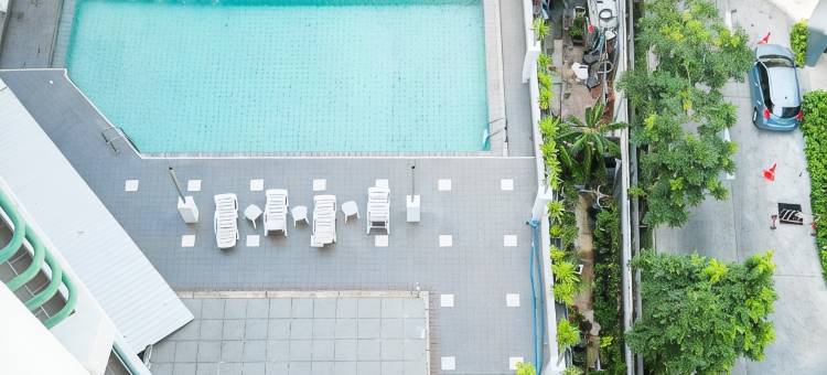 瓦塔纳酒店(Watana Hotel)图片