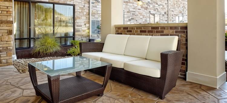 威灵特里德尔菲亚高地浩枫温德姆公寓(Hawthorn Suites by Wyndham Wheeling at the Highlands)图片