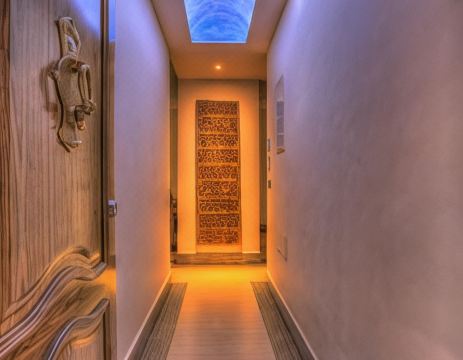 Rok PlazaHotel Overview