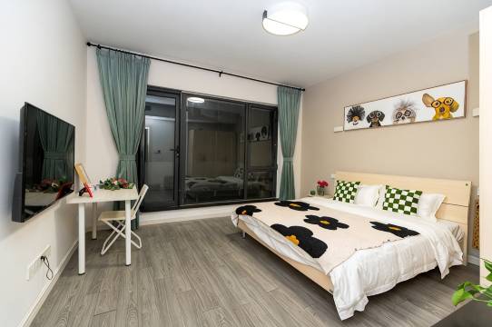 一个热爱生活的女子度假别墅(周商路分店)