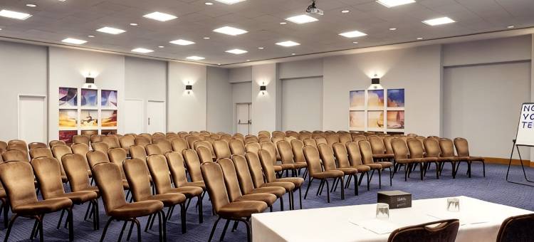 诺富特伦敦斯坦斯特德机场酒店(Novotel London Stansted Airport)图片