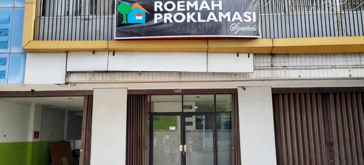 罗马宣言伊斯兰教酒店 红门(Roemah Proklamasi Syariah Mitra RedDoorz)图片