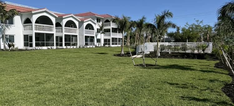 距海滩仅几步之遥，端头单元配有额外窗户，设私人海滩通道民宿(End unit with extra windows. Steps to the beach, private beach access!)图片