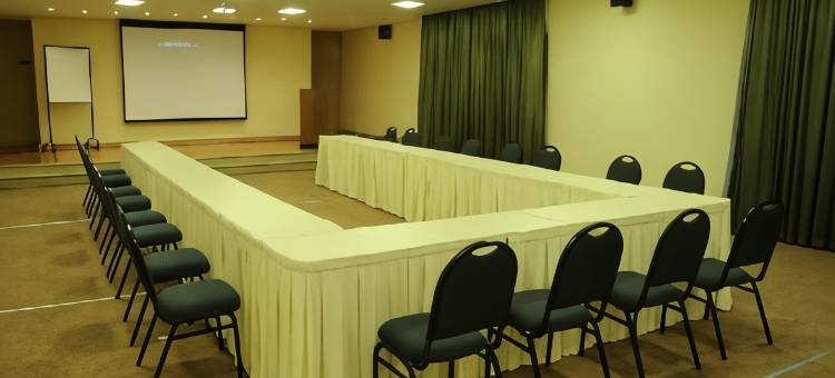 芬纳斯帕克温德姆华美达观光农场(Ramada by Wyndham Furnaspark)图片