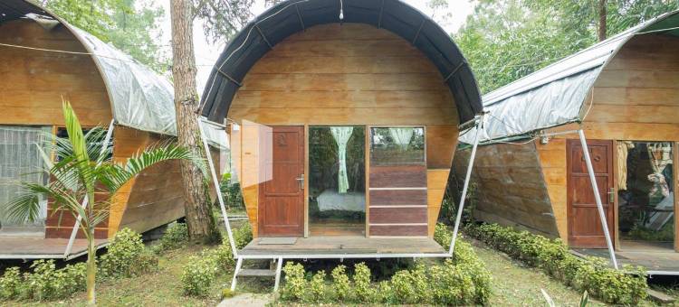 奇卡尔豪华露营@科班塔伦旅游区红门酒店合作(Chikar Glamping at Wisata Coban Talun Mitra RedDoorz)图片