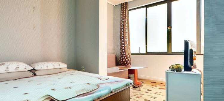 拉苏尔街超值酒店(Hotel Lazurnaya Plus)图片