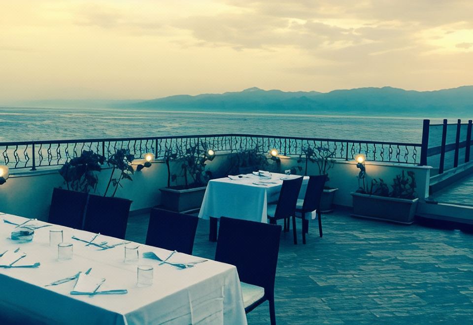 E' Hotel Hotel Overview