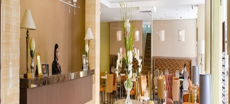 皇家花园奥扎米斯城市酒店(Royal Garden Hotel)图片