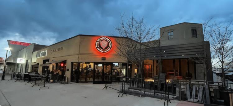 Downtown Oasis with Unique Amenities - Cozy Modern Industrial图片