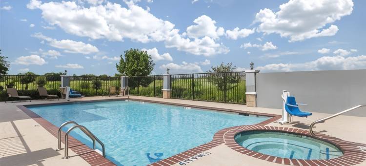 沃思堡福里斯特希尔贝斯特韦斯特优质套房酒店(Best Western Plus Fort Worth Forest Hill Inn  Suites)图片