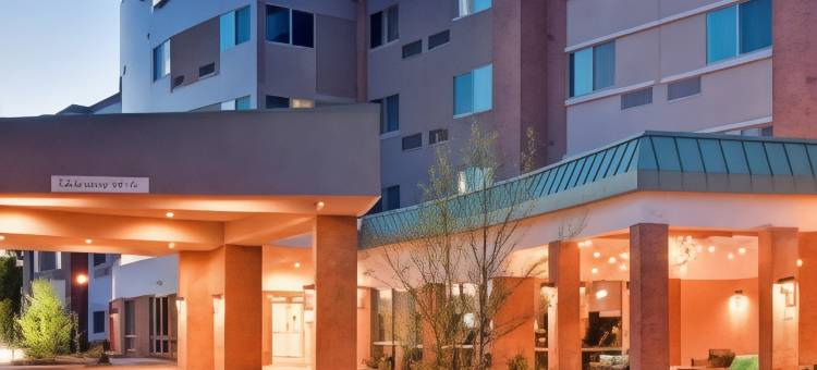 长岛艾斯利普/法院大楼万怡酒店(Courtyard Long Island Islip/Courthouse Complex)图片