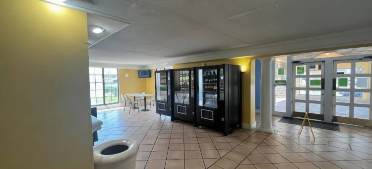 Studio 6 亨茨维尔，阿拉巴马大学大道(Studio 6 Huntsville, AL University Drive)图片