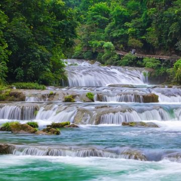 贵州贵阳+黄果树景区+西江千户苗寨+荔波小七孔景区+遵义会议会址6日5晚私家团